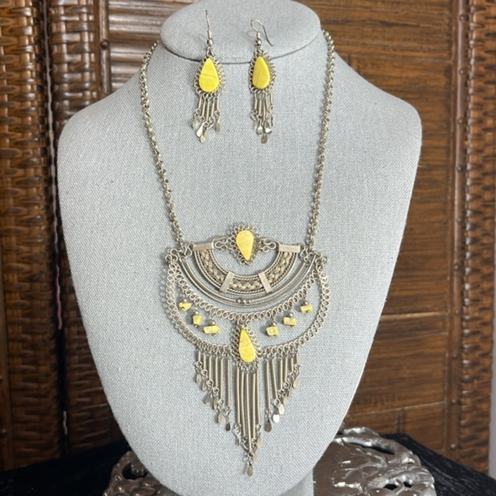 Vintage Bohemian Style SilverTone Wire Wrapped Bib Necklace with Dangle Earrings